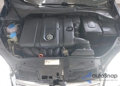 2010 Volkswagen Jetta Limited Edition z USA, uszkodzony, nr VIN 3VWAX7AJ5AM158961